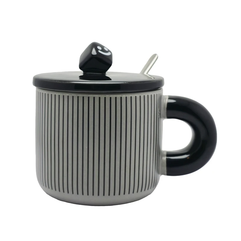 ماگ دستهدار طرح تاس با راهراههای ظریف و مدرن